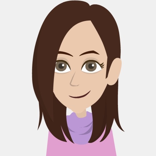 Clara R. - Social media manager Clara R. - Social media manager
